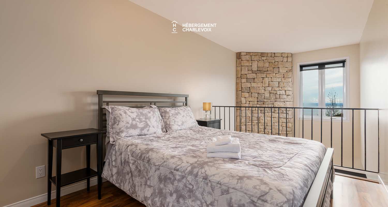 VER-1 ( haut) - Moments propices à la détente face au feu de foyer en pierres